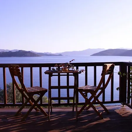 Pensión Yacht Club *