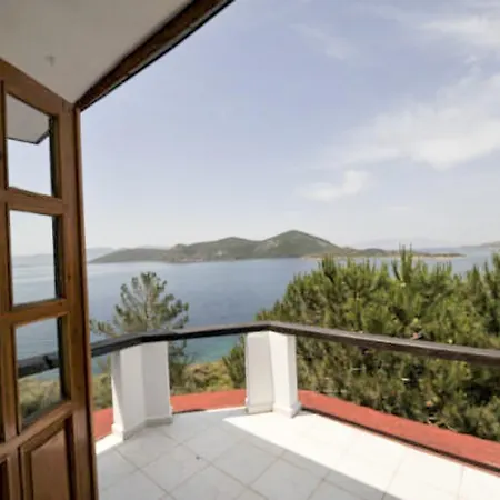 Yacht Club Pensión *