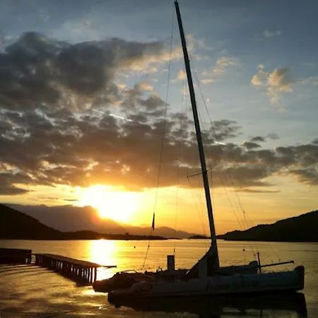 Pensión Yacht Club *