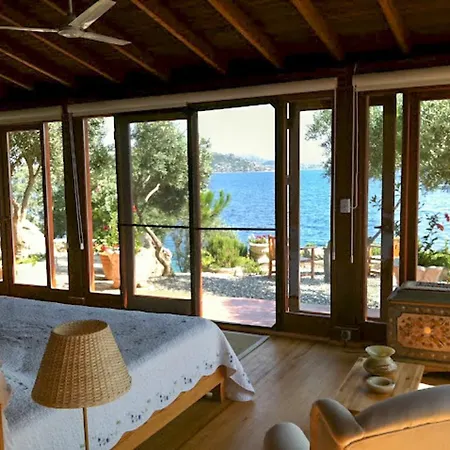 Yacht Club Pensión *