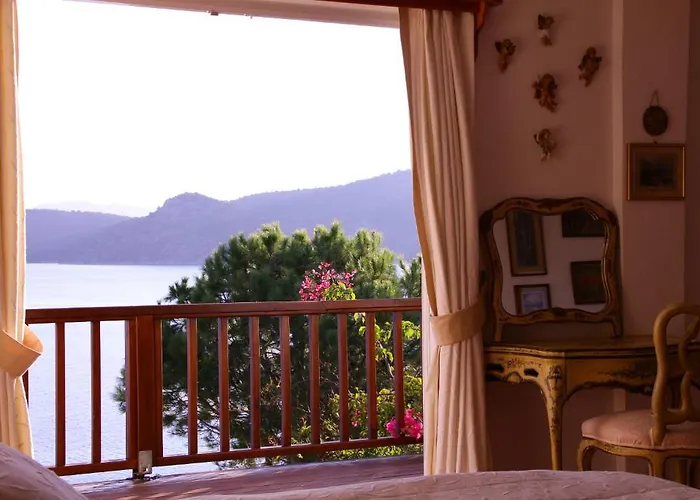 Yacht Club Konukevi Bozburun