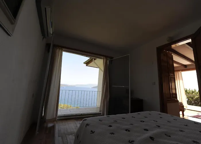 Yacht Club Konukevi Bozburun