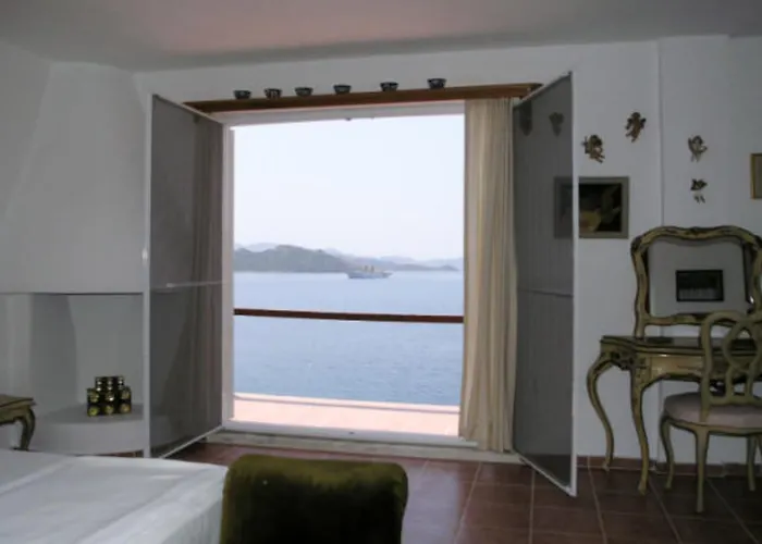 Yacht Club Konukevi Bozburun