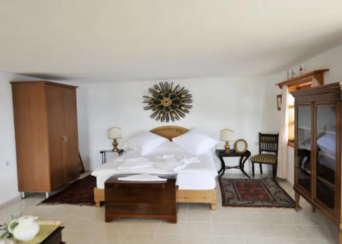 Yacht Club Konukevi *