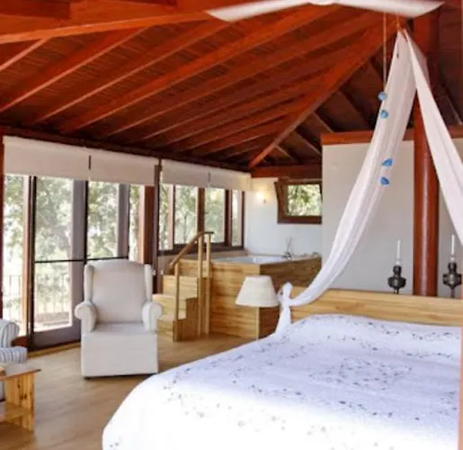 Konukevi Yacht Club *