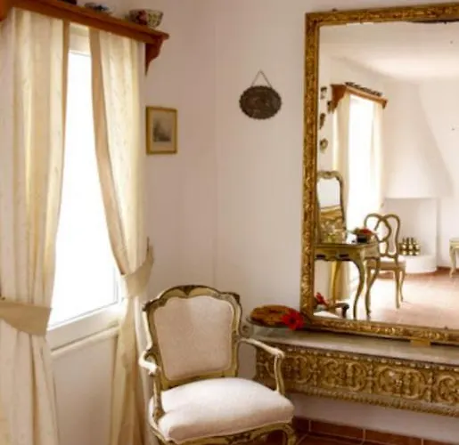 Yacht Club Konukevi *