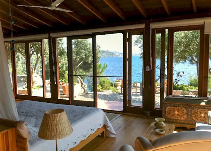 Yacht Club Konukevi *