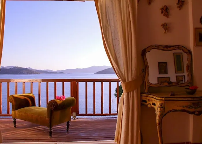 Konukevi Yacht Club *