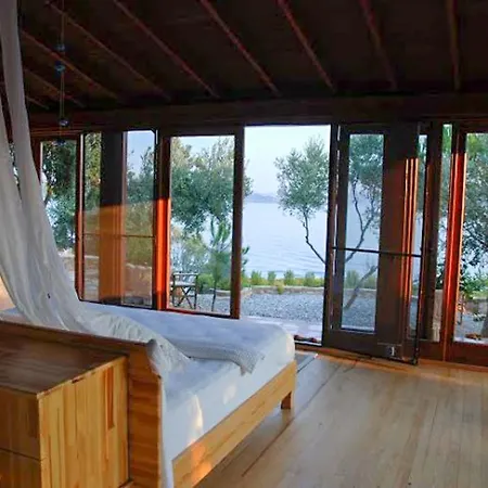 Yacht Club Guest house