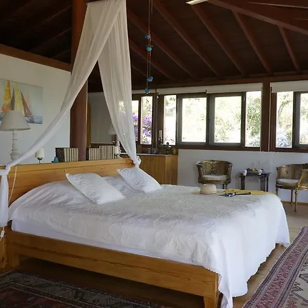 Yacht Club Guest house